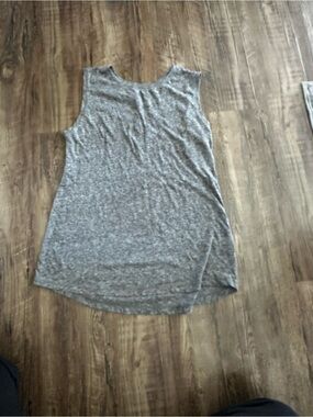 Old Navy Heather Gray Women's Sleeveless Tank Top